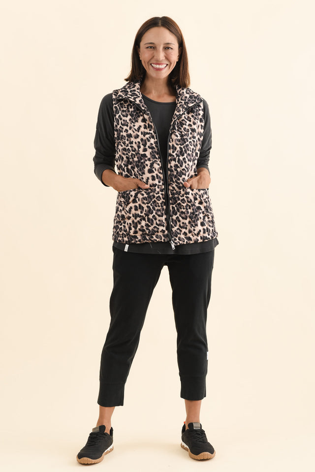 Johnny Brown Leopard Puffer Vest,Brunette model,alt text|model:Cara image 7