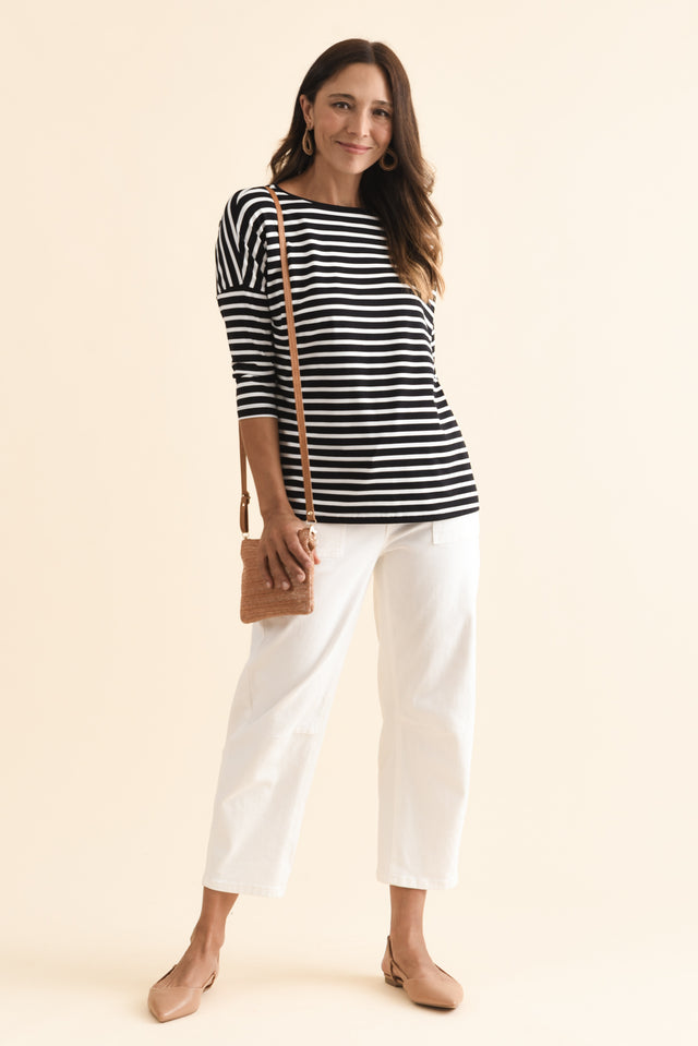 alt text|model:Cara image 4