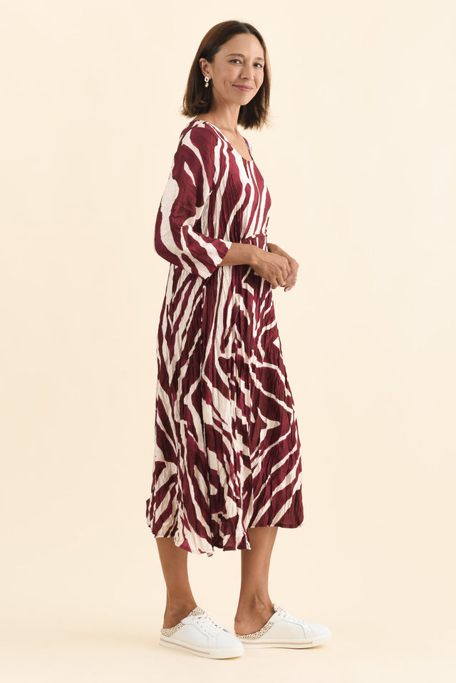 alt text|model:Cara image 3