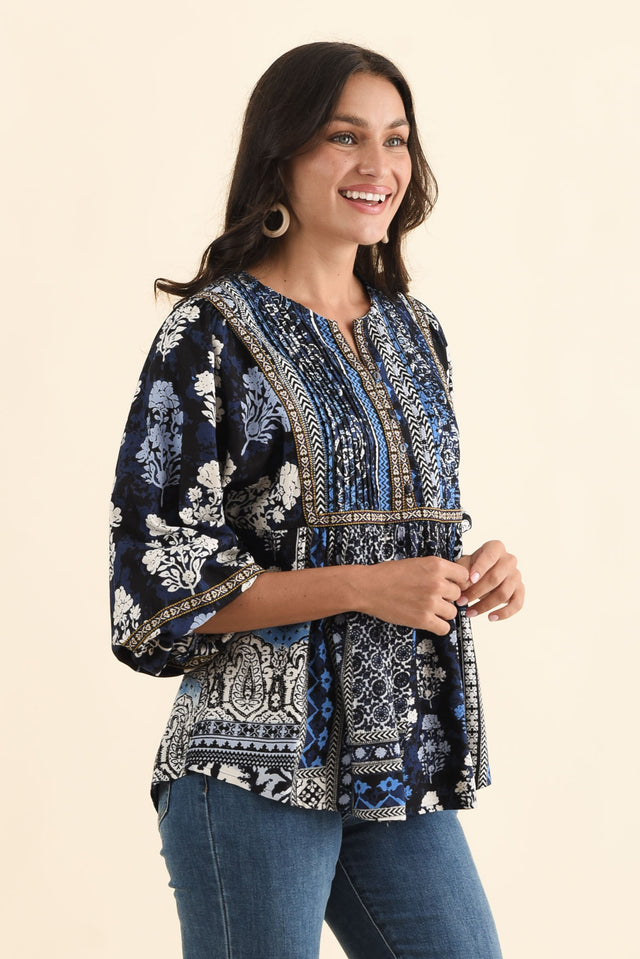 Jura Blue Motif Frill Sleeve Top,Brunette model,alt text|model:Brontie image 4