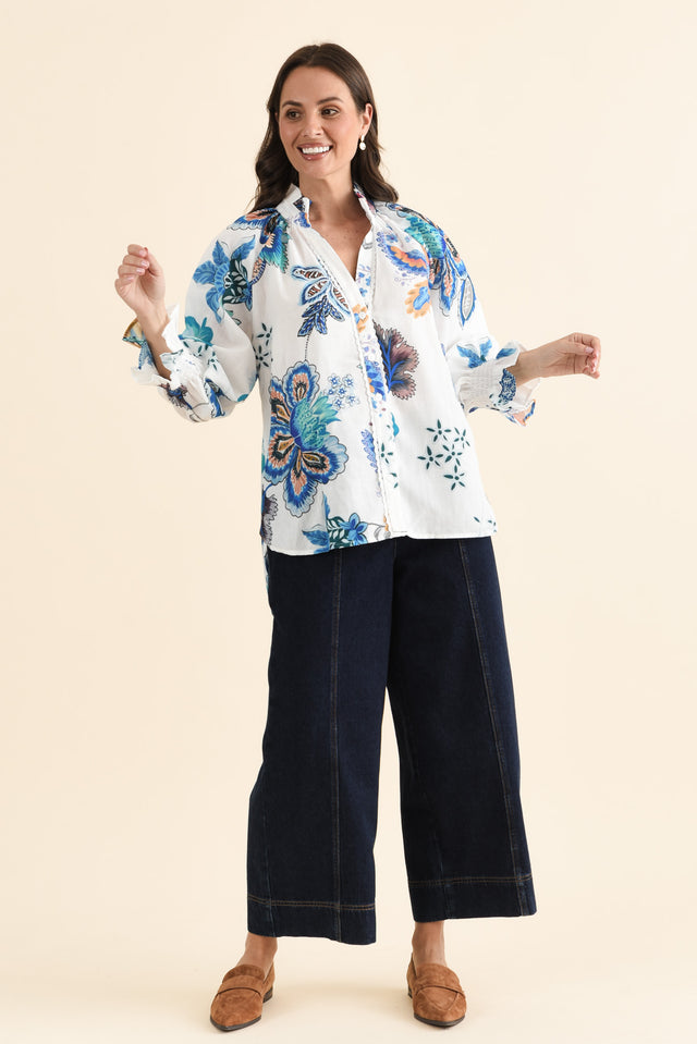 Kelis Blue Garden Linen Blend Shirt,brunette model,Full Outfit,alt text|model:MJ image 6