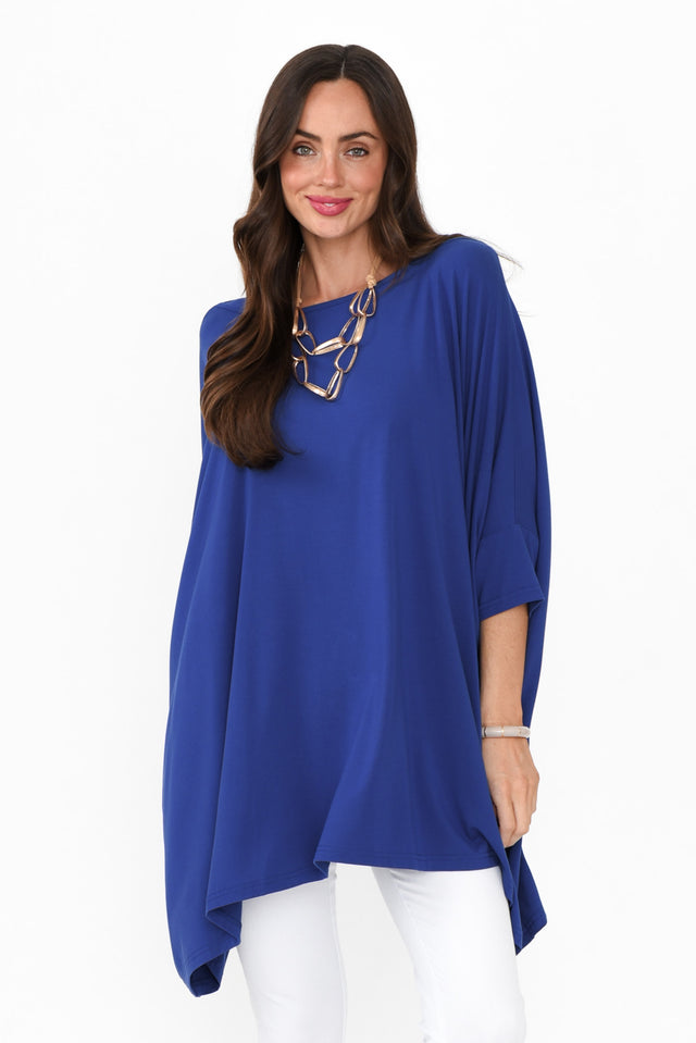 Kelsier Blue Bamboo Batwing Top,Brunette model,alt text|model:Elouise image 7