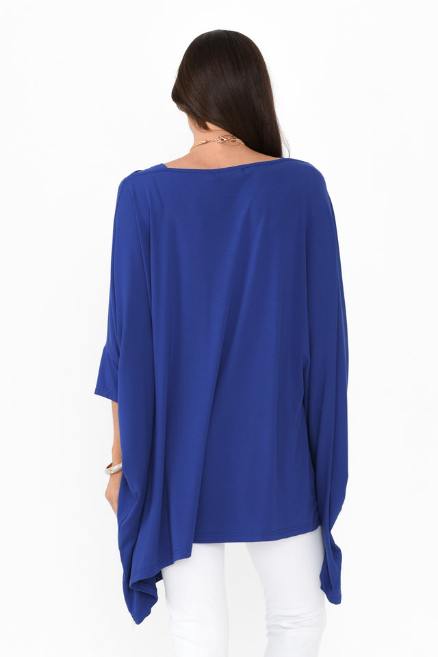 Kelsier Blue Bamboo Batwing Top,Brunette model,alt text|model:Elouise image 10