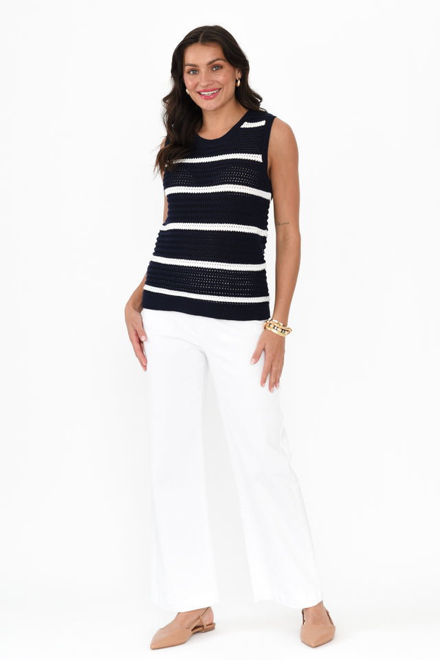 alt text|model:Brontie image 3