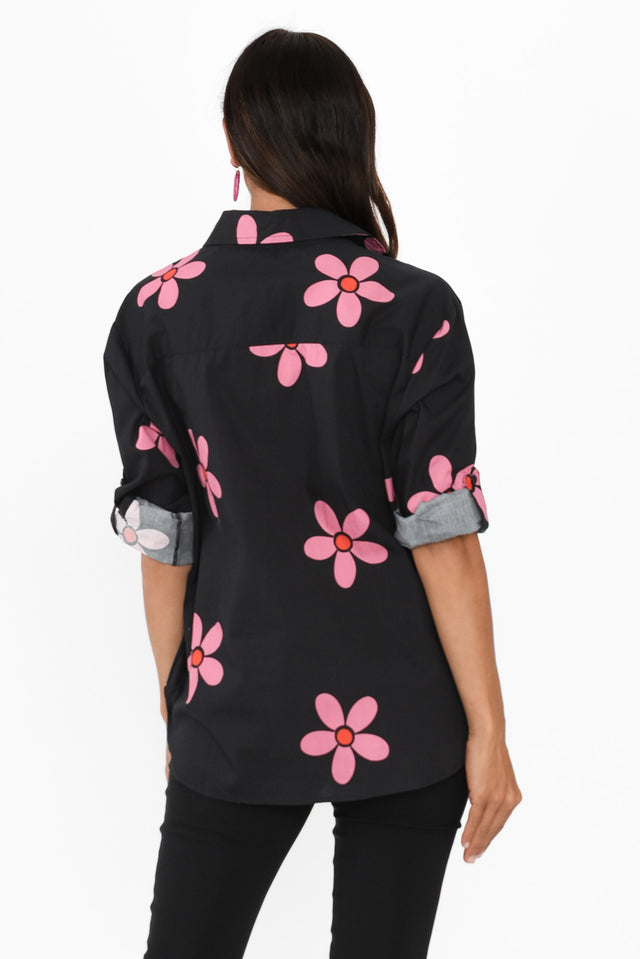 alt text|model:Cara image 5