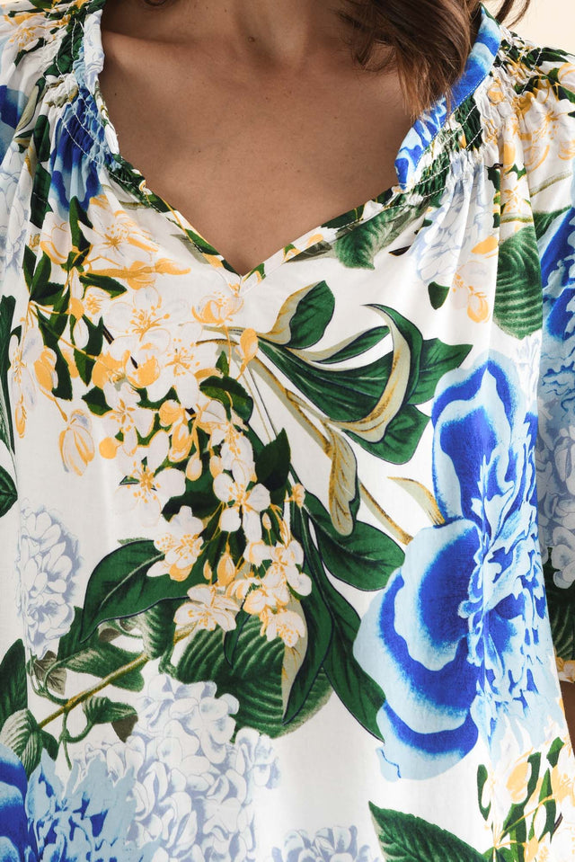 Keylan Blue Floral V Neck Top,Detail,Brunette model,alt text|model:Cara image 5