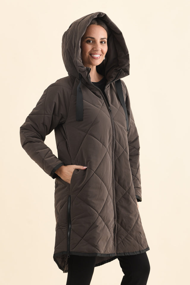 alt text|model:MJ image 3