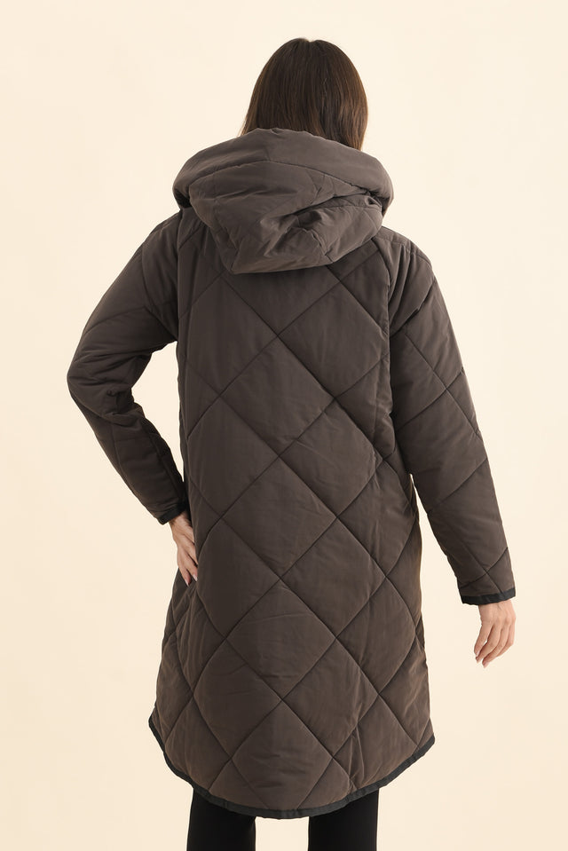 alt text|model:MJ image 4