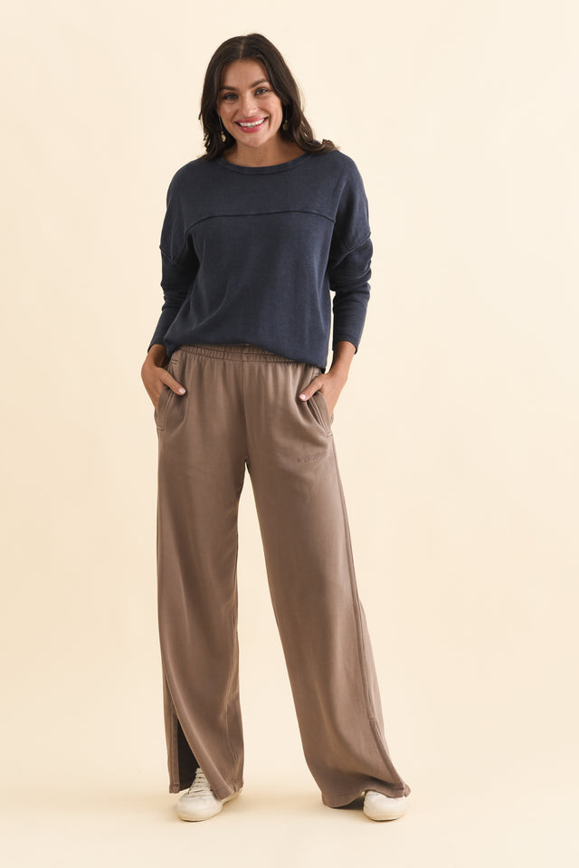 alt text|model:Brontie image 7