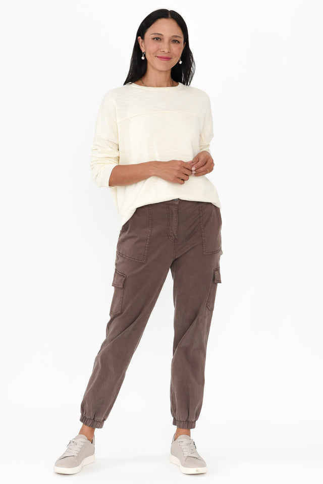 alt text|model:Cara image 7