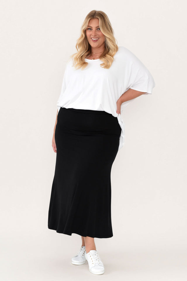 Sorronda White Bamboo Batwing Top,Blonde model,plus-size,curve-tops,plus-size-sleeved-tops,plus-size-tunics,alt text|model:Caitlin image 13