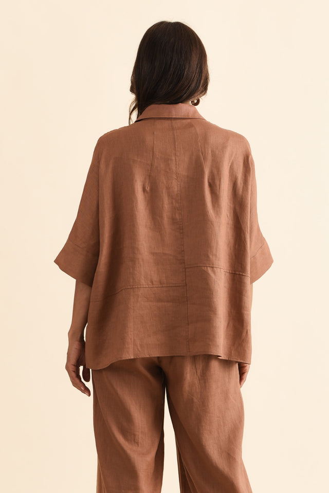 alt text|model:Cara image 5