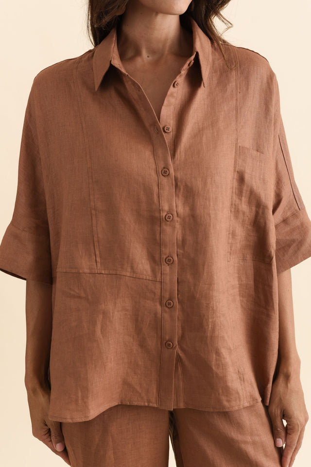 alt text|model:Cara image 5