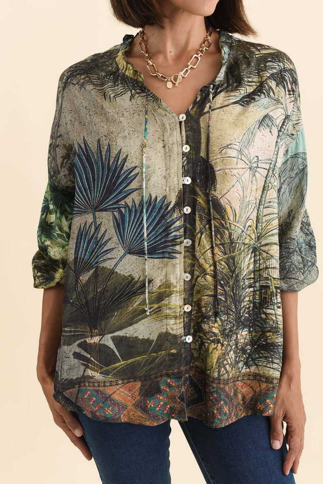 Laria Green Tropical Button Top,Brunette model,alt text|model:Cara image 7