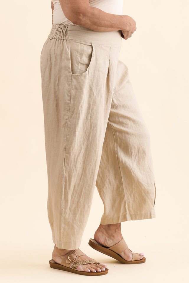 Lassie Beige Linen Barrel Pants,Side,Brunette model,alt text|model:Pilita image 11