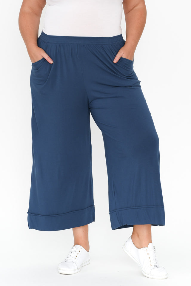 plus-size,curve-bottoms,plus-size-pants,plus-size-winter-clothing,alt text|model:Caitlin;wearing:3XL image 12