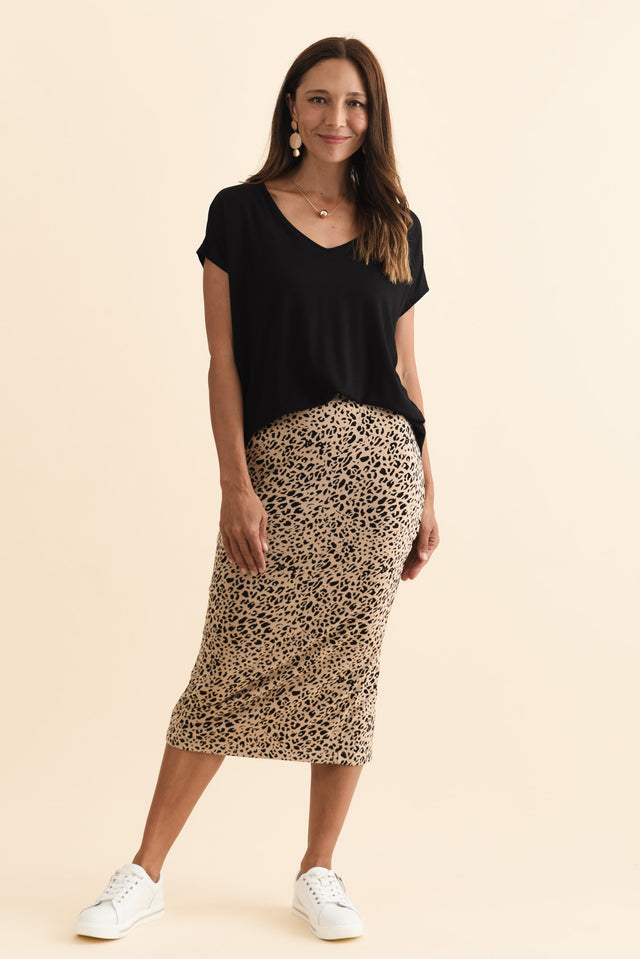 alt text|model:Cara image 3