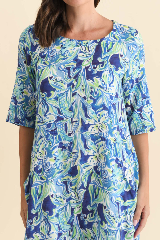 alt text|model:MJ image 7