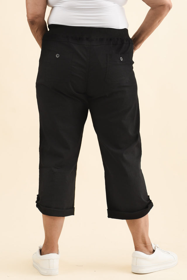 Lindsay Black 7/8 Cargo Pants,Brunette model,alt text|model:Pilita image 12