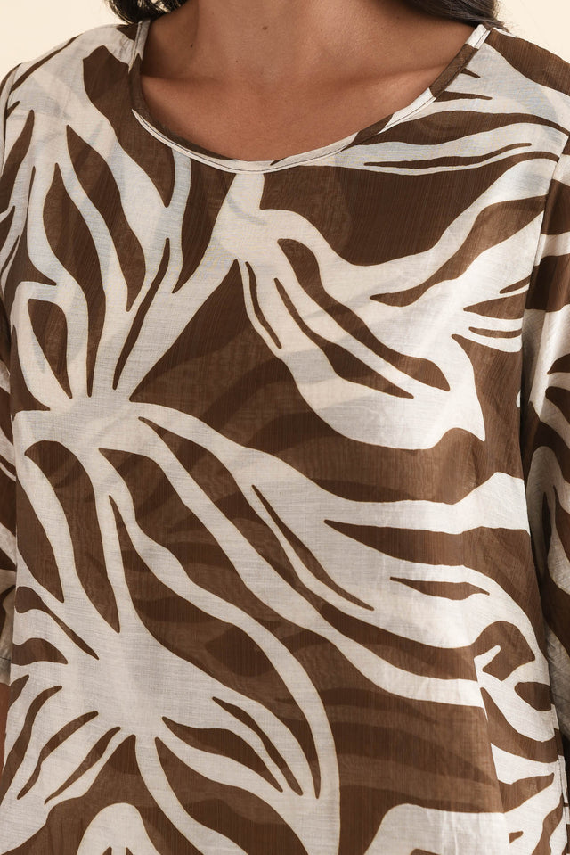Liora Chocolate Leaf Layered Top,Detail,Brunette model,alt text|model:Brontie image 5
