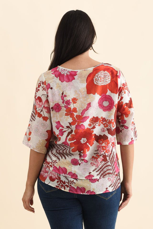 alt text|model:Emilia image 11