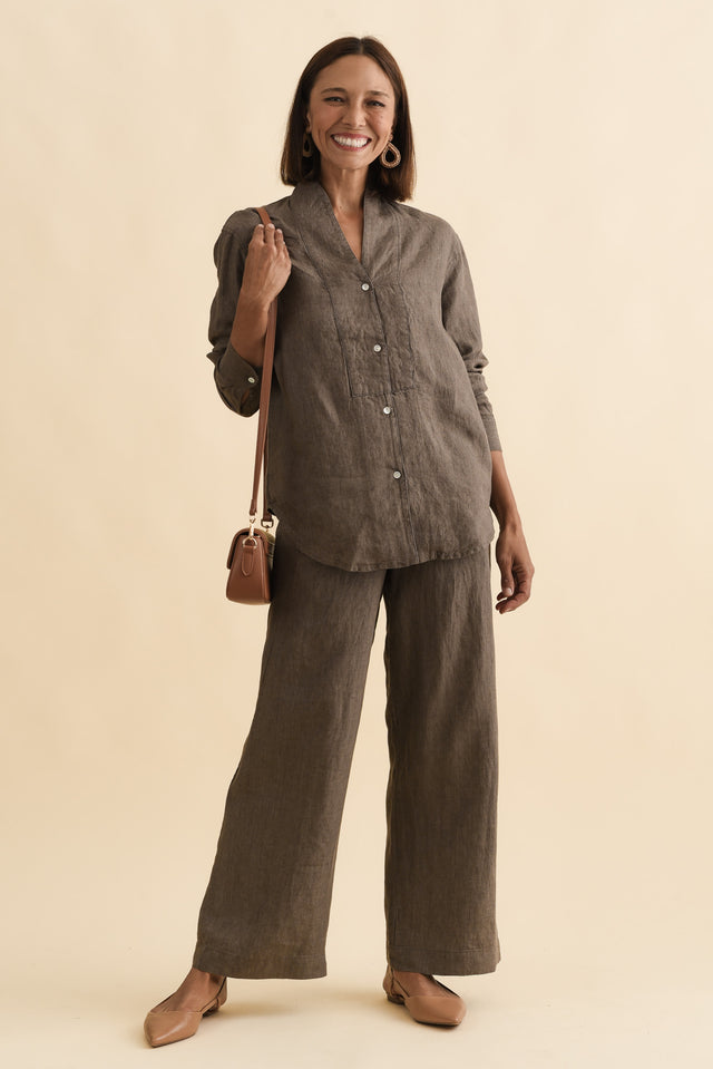 Liza Dark Taupe Linen Shirt,Brunette model,alt text|model:Cara image 3