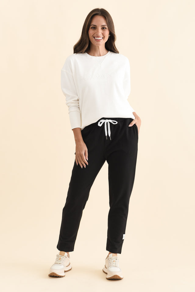 Lobby Black Cotton Relaxed Sweatpants,Brunette model,alt text|model:MJ image 8