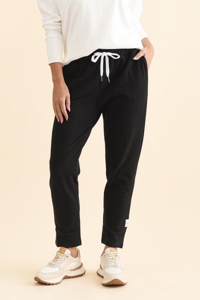 Lobby Black Cotton Relaxed Sweatpants,Brunette model,alt text|model:MJ image 2