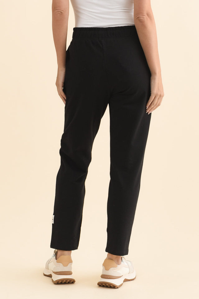 Lobby Black Cotton Relaxed Sweatpants,Brunette model,alt text|model:MJ image 6