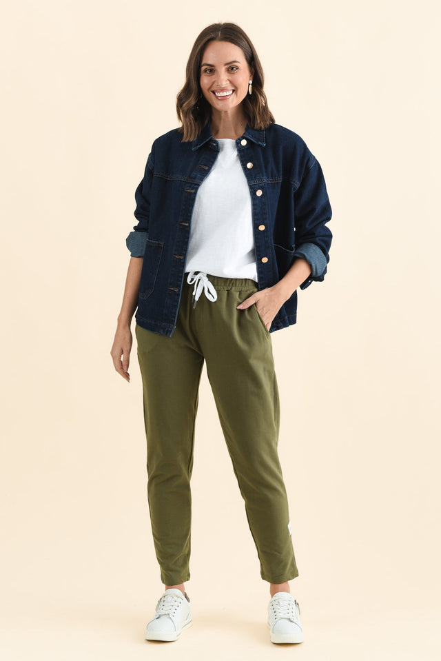 Lobby Khaki Cotton Relaxed Sweatpants,Brunette model,alt text|model:MJ image 4