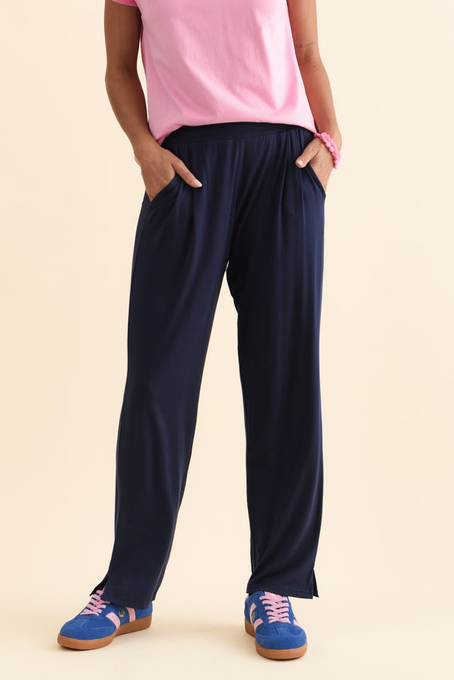 alt text|model:Brontie