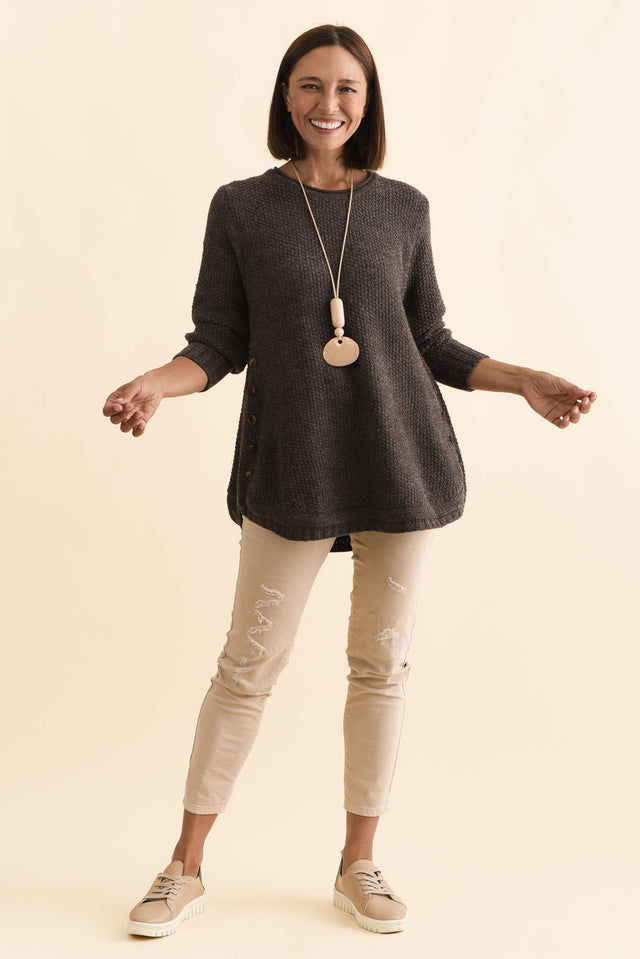 alt text|model:Cara image 3