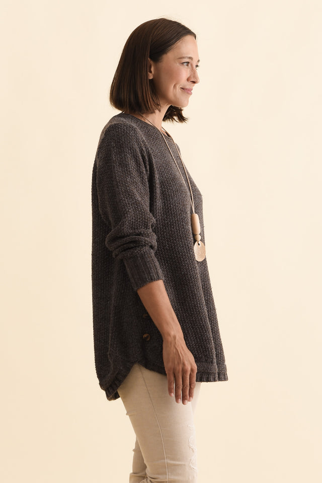 alt text|model:Cara image 4