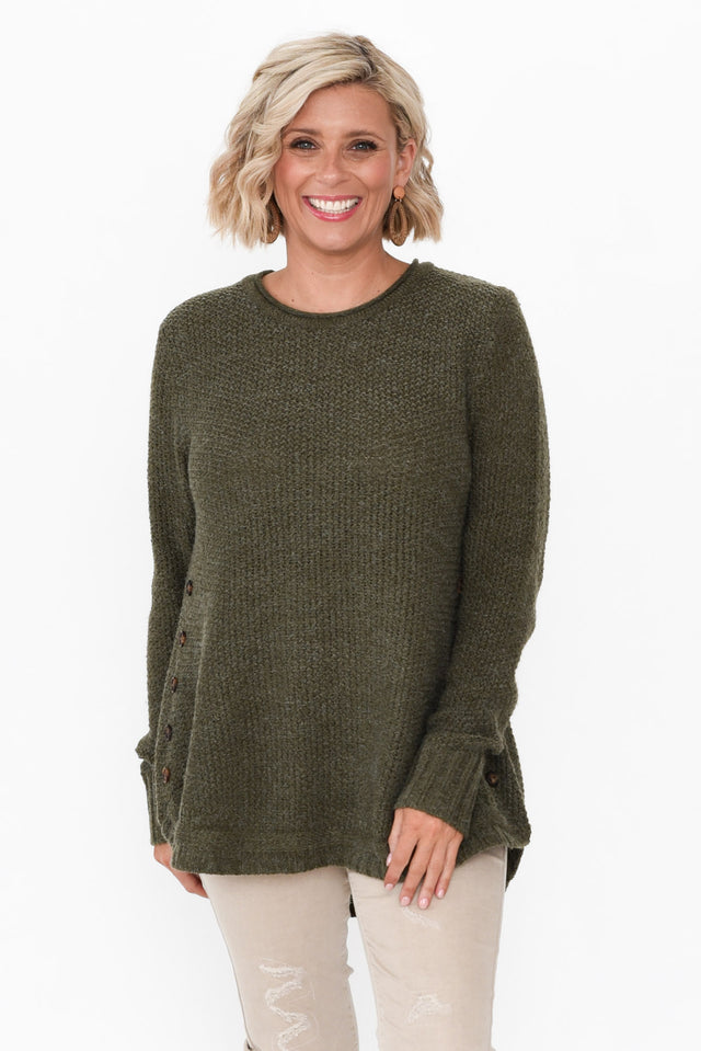 alt text|model:Brooke