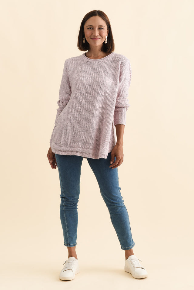 alt text|model:Cara image 3