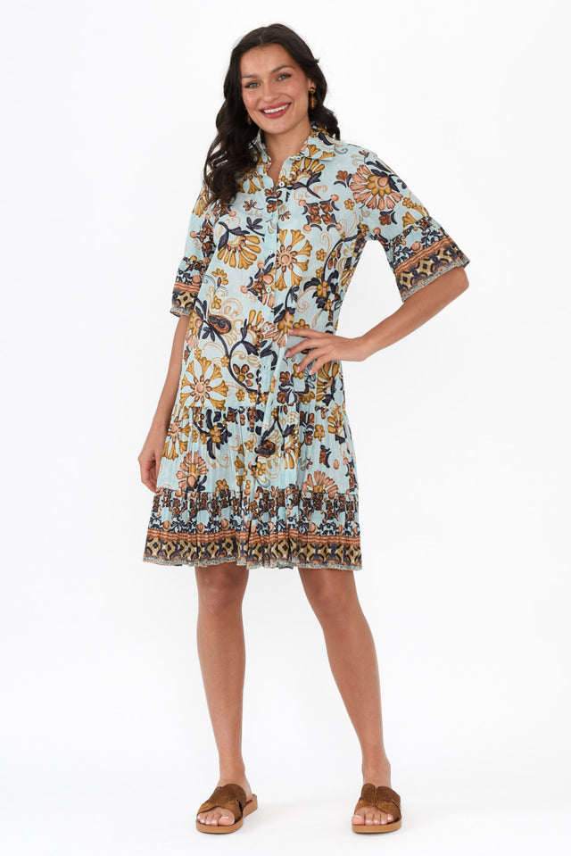 alt text|model:Brontie image 3