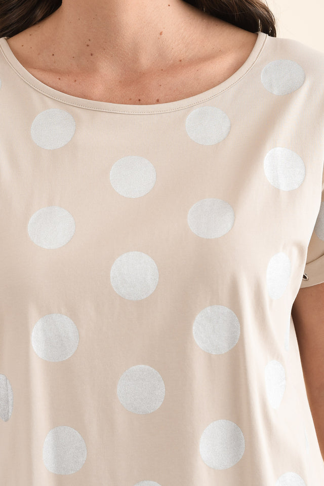 Lumi Natural Foil Spot Cotton Tee,Detail,Brunette model,alt text|model:MJ image 6