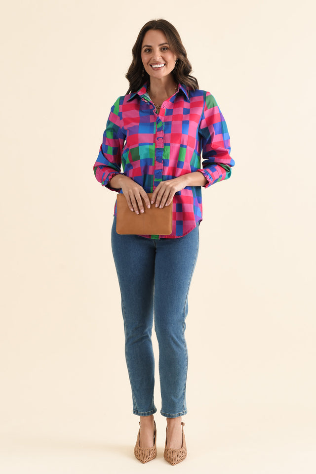Lure Pink Gingham Cotton Poplin Shirt,brunette model,Full Outfit,alt text|model:MJ image 2