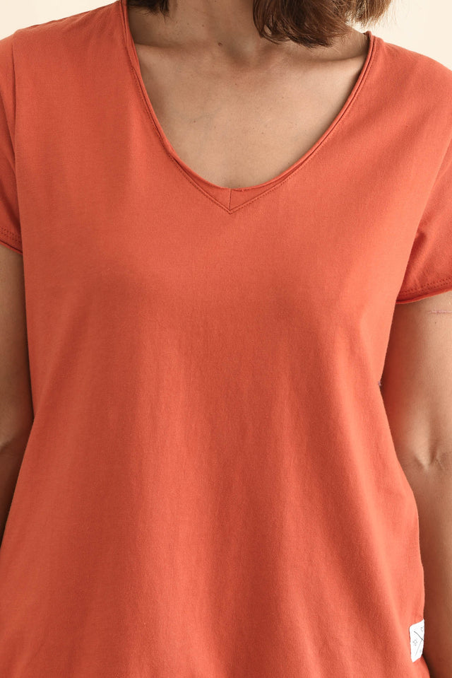 Maggie Orange Cotton Vee Tee,Detail,Brunette model,alt text|model:Cara image 6