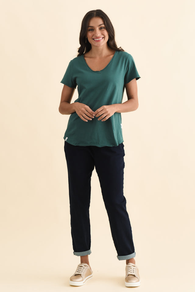 Maggie Teal Cotton Vee Tee,Brunette model,alt text|model:Brontie image 7