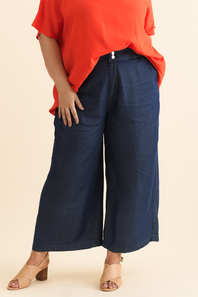 plus-size,curve-bottoms,plus-size-pants,alt text|model:Gabby image 9