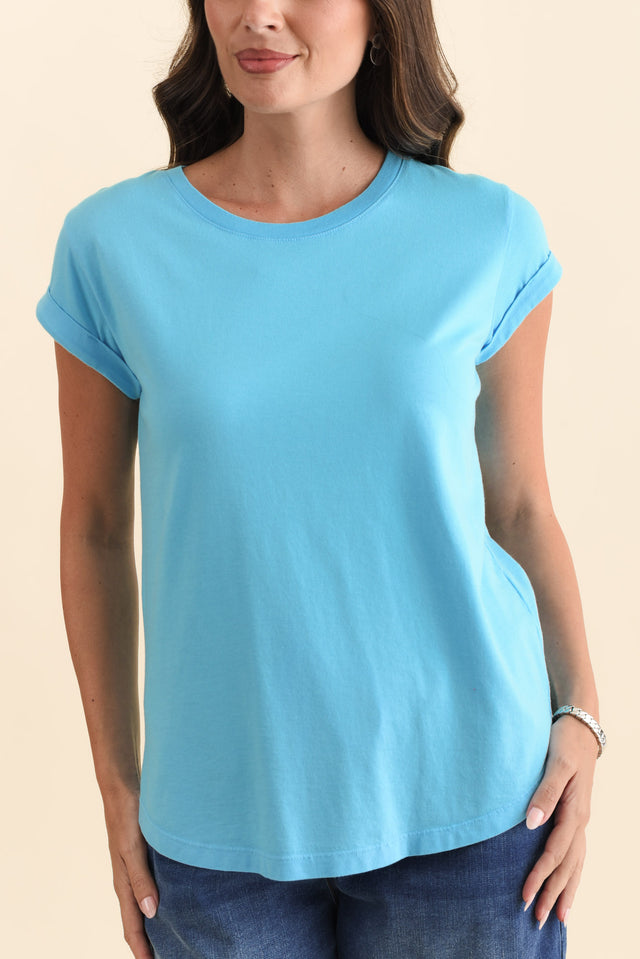 Manly Blue Cotton Tee,Brunette model,alt text|model:MJ image 7