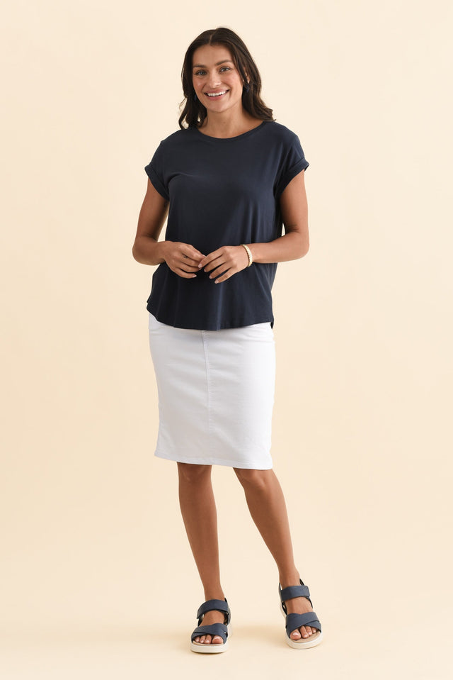 Manly Navy Cotton Tee,Brunette model,alt text|model:Brontie image 9