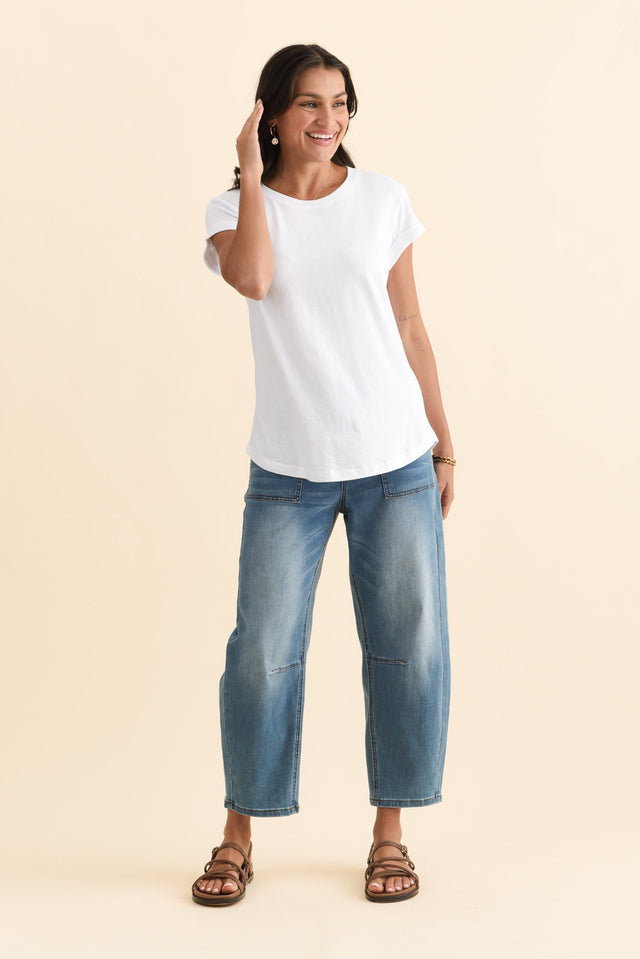 Manly White Cotton Tee,Brunette model,alt text|model:Brontie image 5