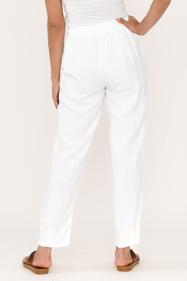 alt text|model:Cara image 5