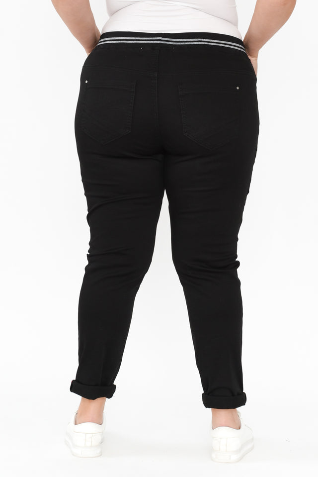 alt text|model:Caitlin image 10