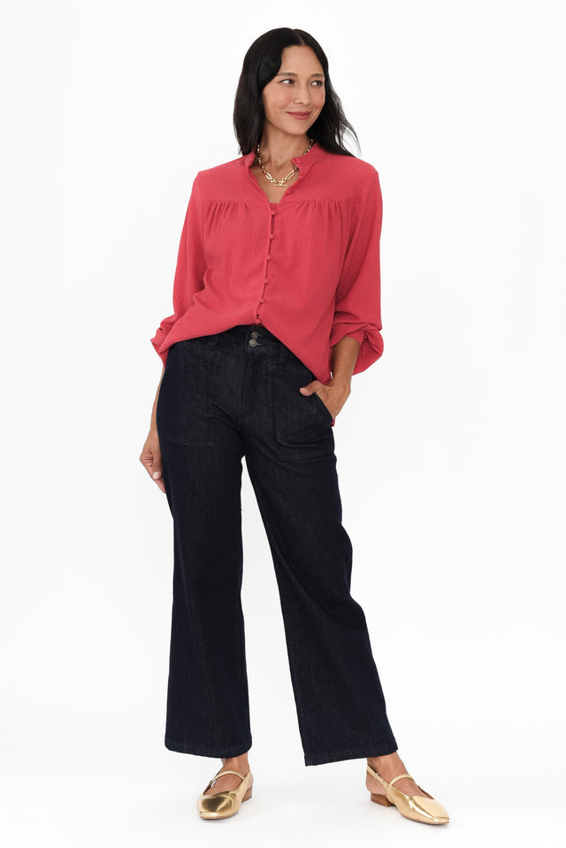 alt text|model:Cara image 4