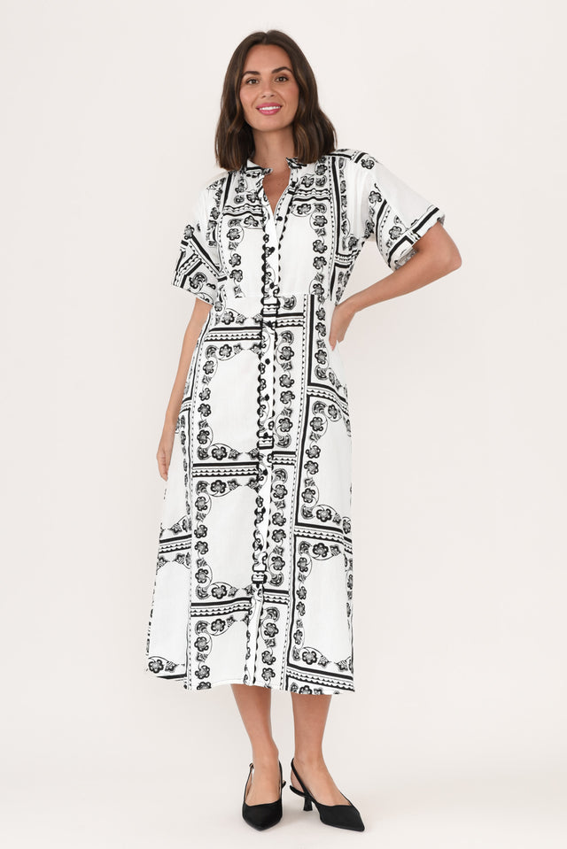 alt text|model:MJ image 7