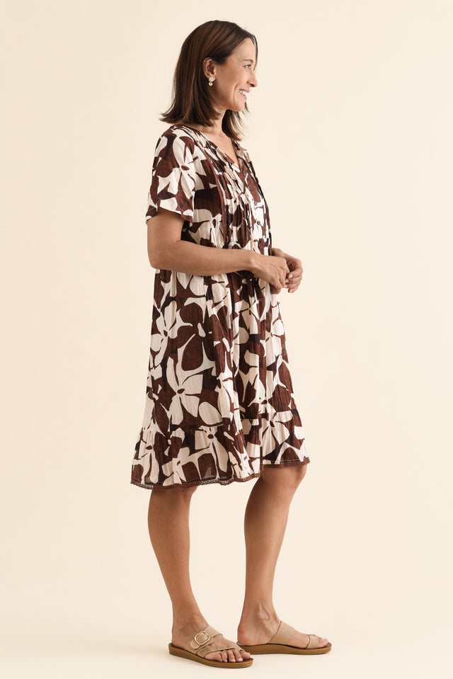 Marisol Chocolate Garden Crinkle Cotton Dress,Side,Brunette model,alt text|model:Cara image 3
