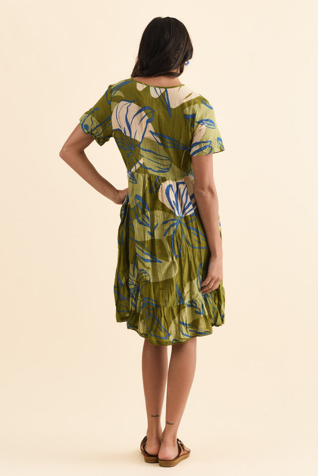 Marisol Olive Tiger Lily Crinkle Cotton Dress,Brunette model,alt text|model:Brontie image 5